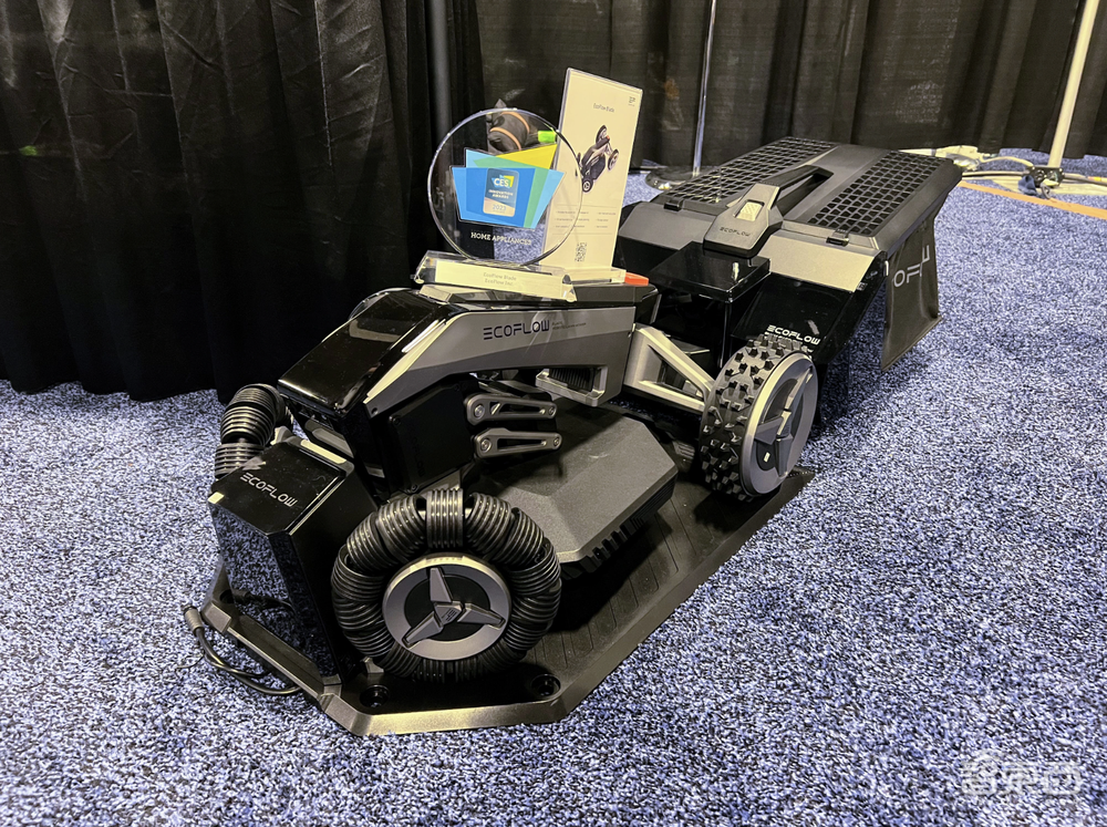 CES火爆开幕!屏幕花式折叠、汽车变色发光、元宇宙暴风炫技