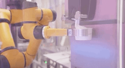 房产企业开机器人餐厅！碧桂园46款机器人做起顺德菜