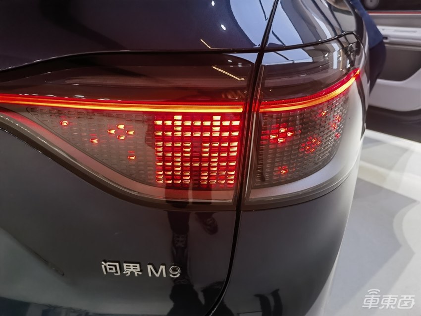 问界M9有多火?BBA车主扎堆体验,有人卖掉百万豪车选择下定