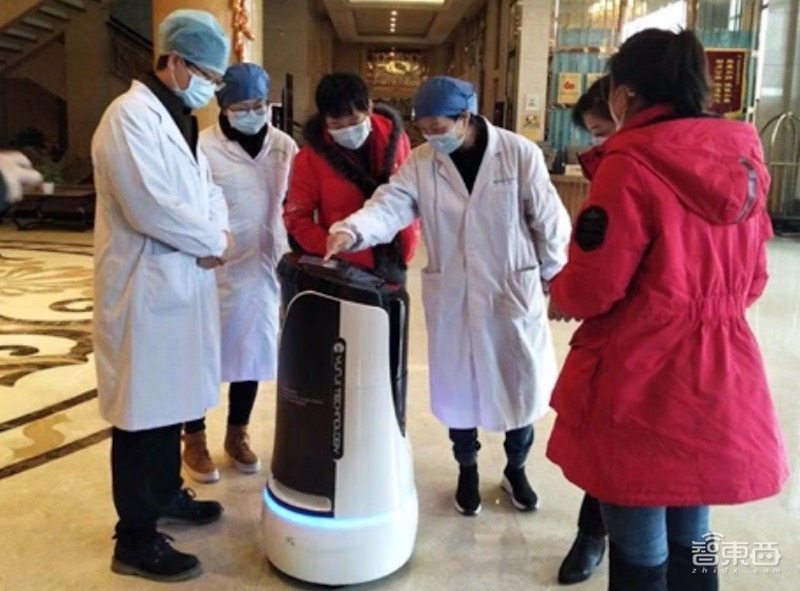 调查:酒店机器人服务员多地上岗!抗疫战里的“科技兵”