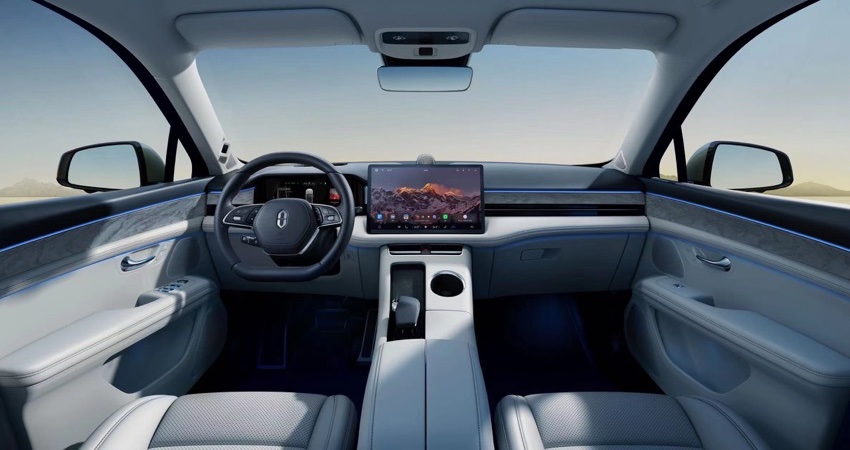 华为鸿蒙汽车北京开卖!店内人满为患,两天卖出去7台