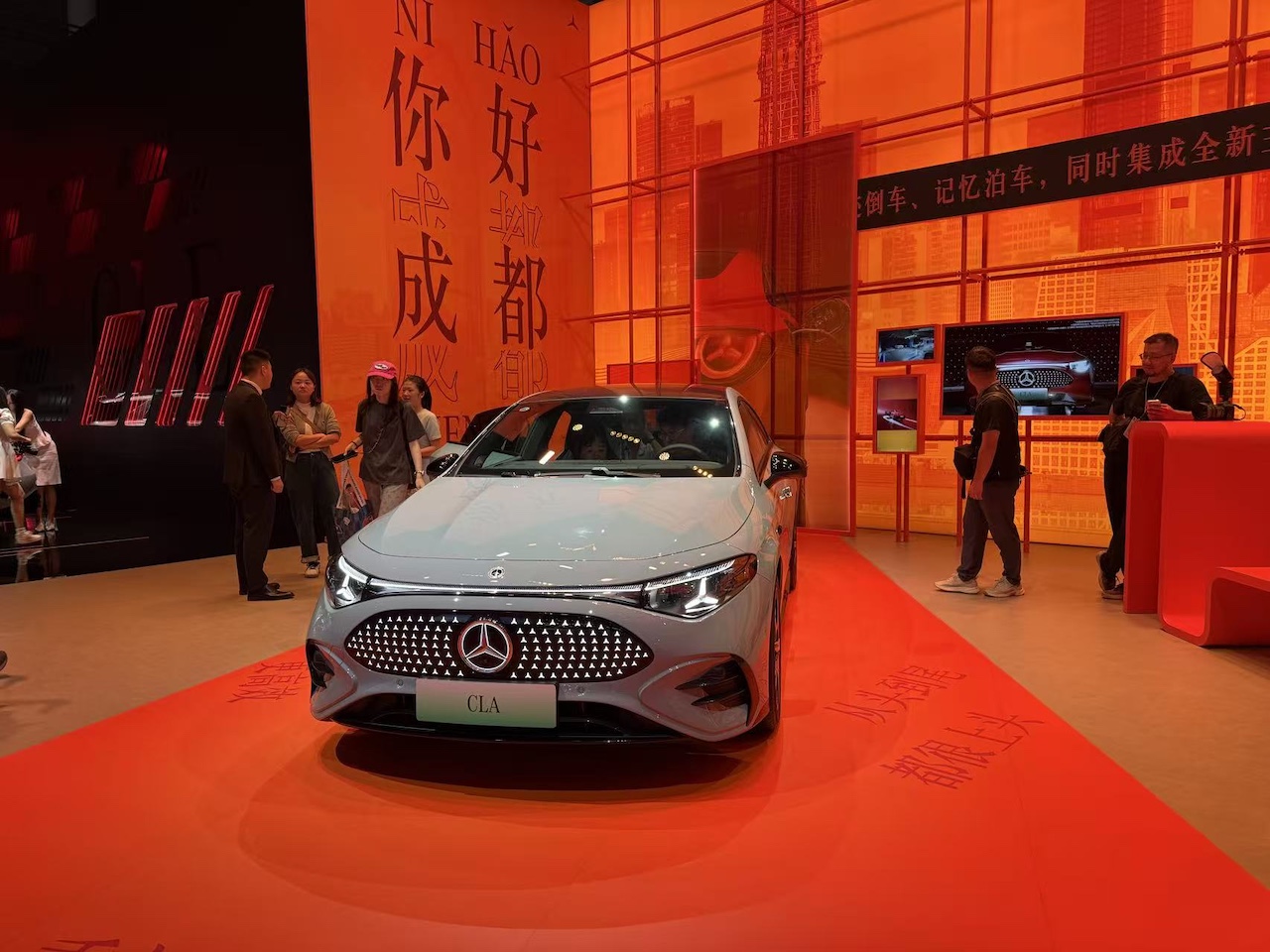 洋豪品牌一个没来！国产车价格战现场开打，暴走3万步看成都车展六大真相