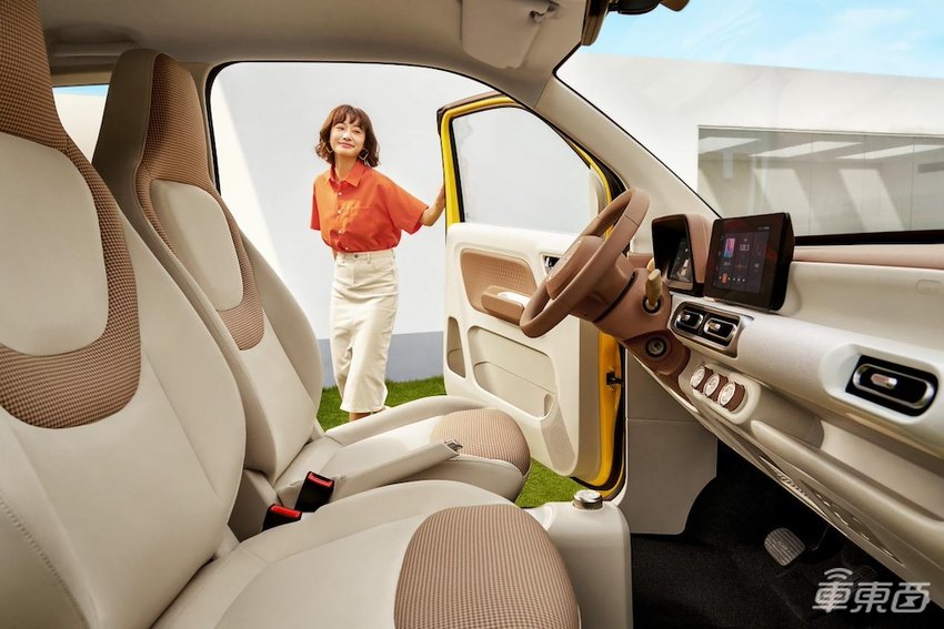 宏光MINIEV第三代马卡龙4.68万起售，35分钟将电量从30%充至80%