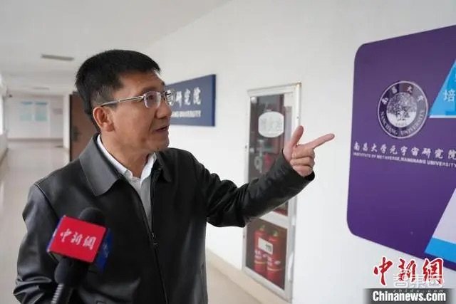 大模型火遍两会!雷军等20位代表热议AI,Sora高频出场,靳东深感受影响