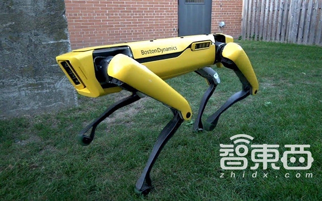 波士顿动力再曝视频!机器人上蹿下跳视察工地,透露商业化野心