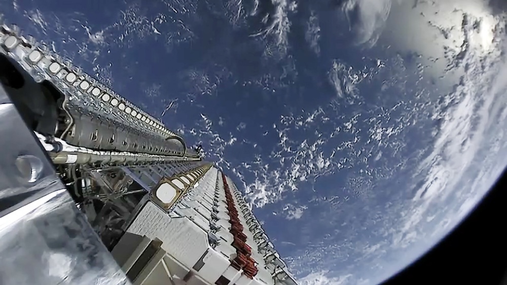 马斯克左手转右手?SpaceX砸20亿美元投资xAI,估值一年翻十倍