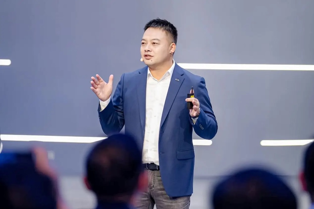 车圈一个月换了35名高管！六大车企集体换防，东风一口气调整600人