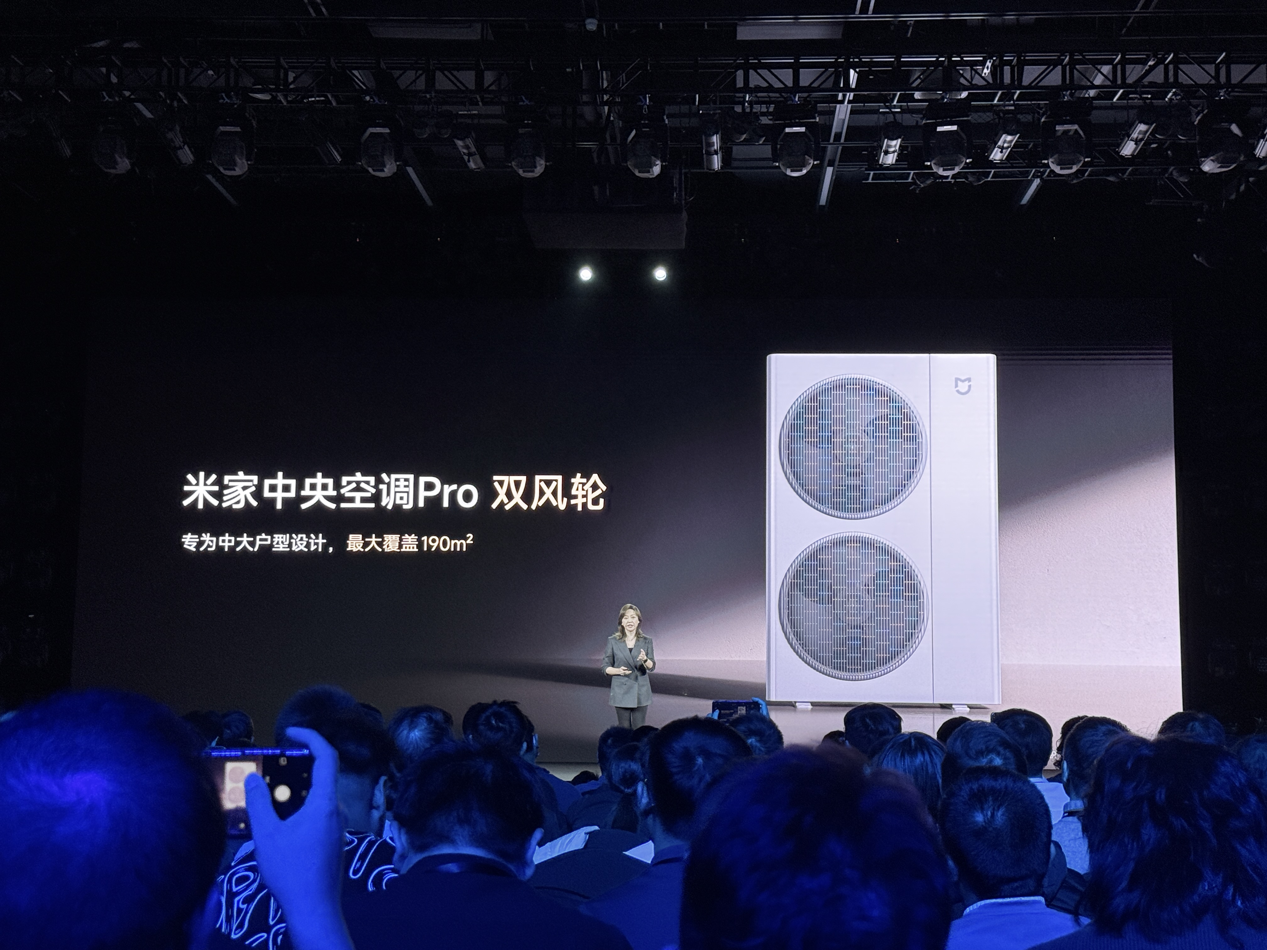 只比普通版贵500！徕卡红标附体小米17 Ultra，首发光学变焦长焦