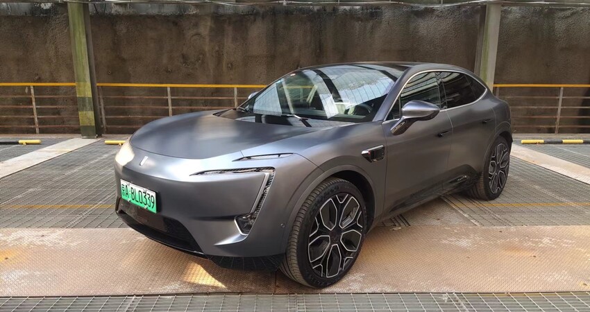 华为加持的智驾有多牛？阿维塔11智驾挑战北京环路