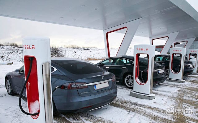 智东西晚报:台湾三大手机品牌无一达销售目标 小米手机被报自燃保密才给赔偿