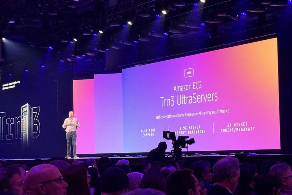 亚马逊杀疯了!连甩十大重磅发布,揭Agent大招、自研芯进展