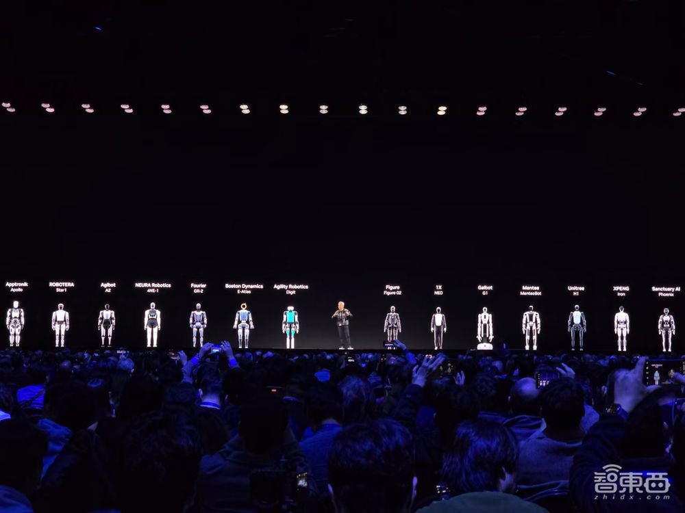 暴走4万步逛遍CES2025：十大方向最火，中企已上牌桌，万物皆可AI