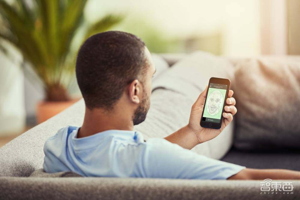 警察配备可穿戴摄像头,自动追踪罪犯?人脸识别技术引发隐私担忧