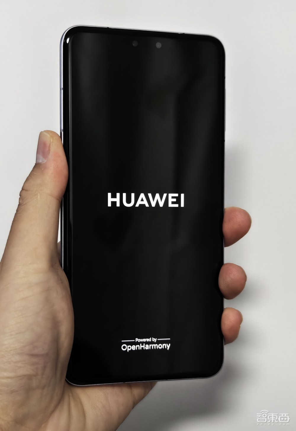 华为纯血鸿蒙首发实测!腾讯阿里力挺,打破苹果安卓垄断,对话高管揭秘研发细节