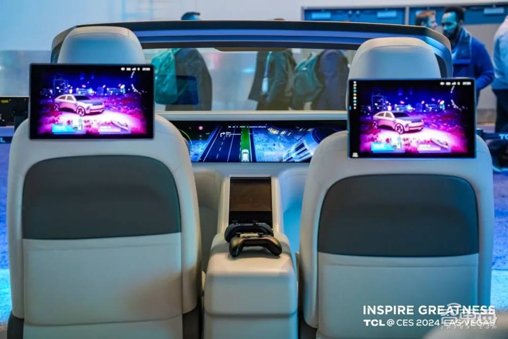 CES 2024丨PC新物种大爆发,透明屏乱战,车载屏火了,AI正深入一切!