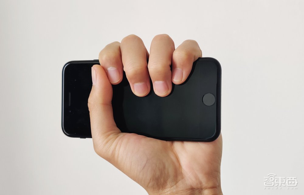 iPhone SE二代体验:3000元的苹果手机,到底有多能打?