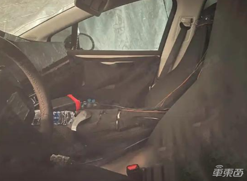 小米特斯拉狭路再相逢!8大车企狂卷SUV,一文看尽2025十大新车