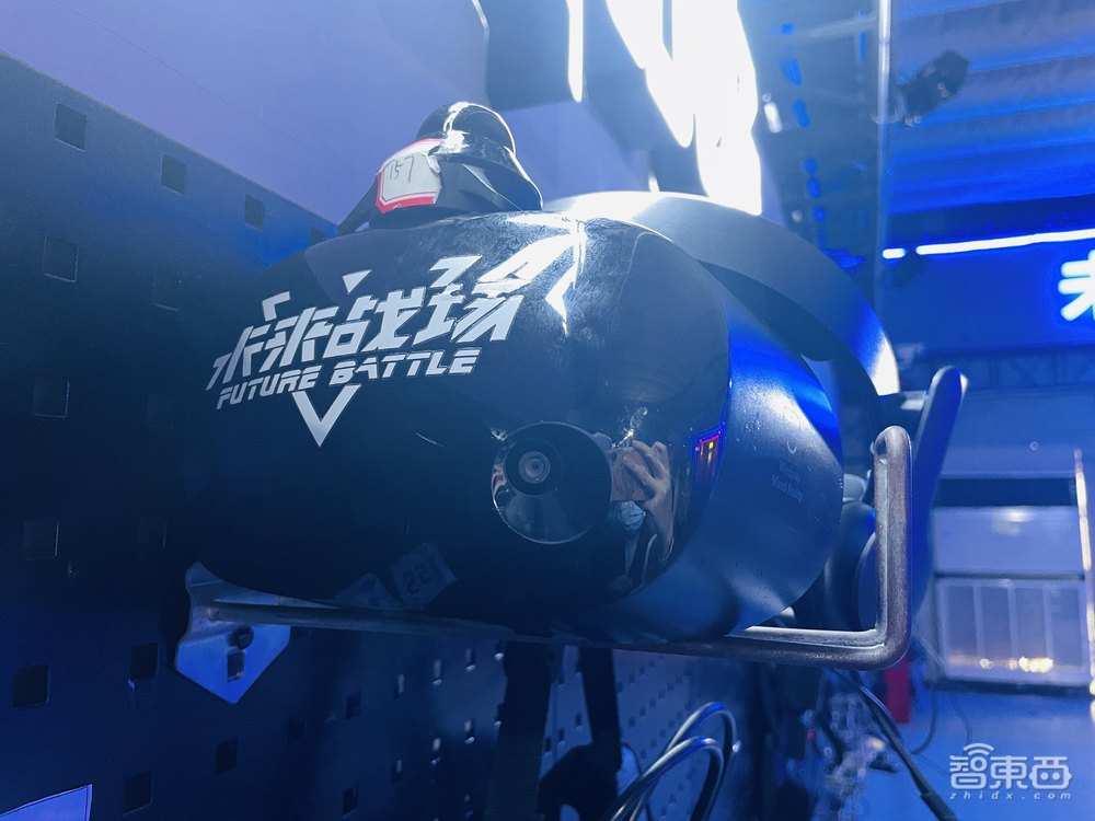 线下VR体验馆风口再起！沉浸式飙车枪战，为啥令年轻人上头？