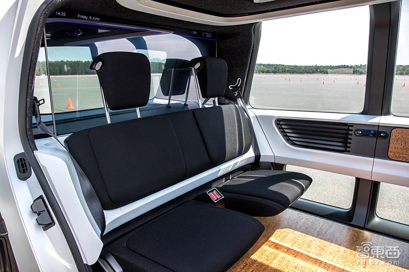 德国体验大众L5级无人车 萌系小巴藏了一身传感器