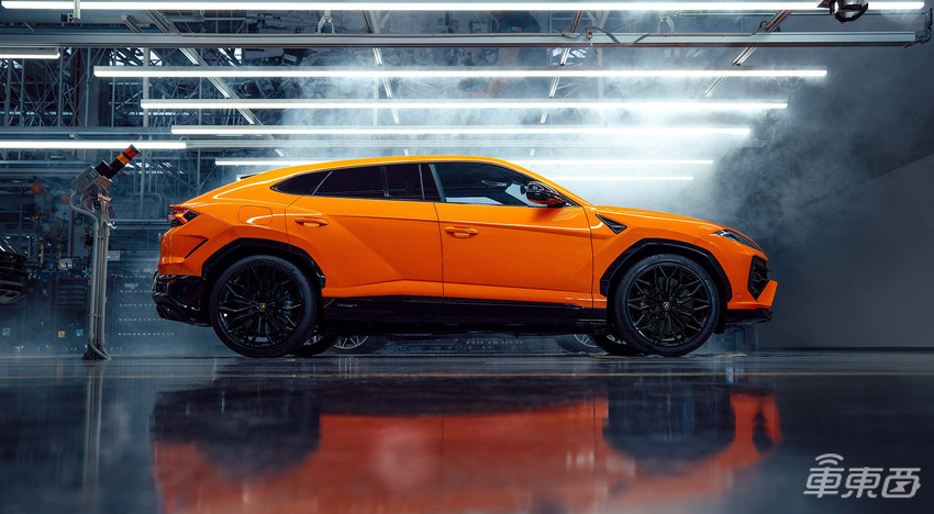 兰博基尼Urus SE震撼首秀：插电混动超级SUV开启电动新纪元