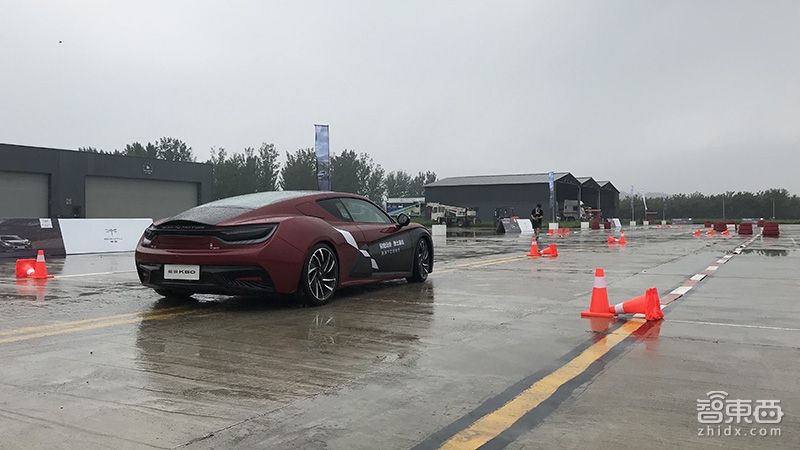 最“不正经”新造车产品！密云机场试驾前途K50