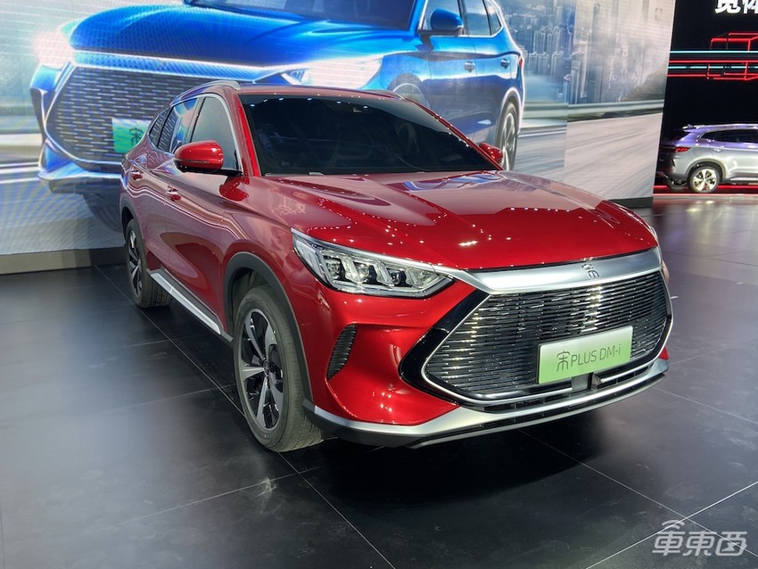 比亚迪宋Plus混动版14.6万开卖 搭载刀片电池还能用手机解锁