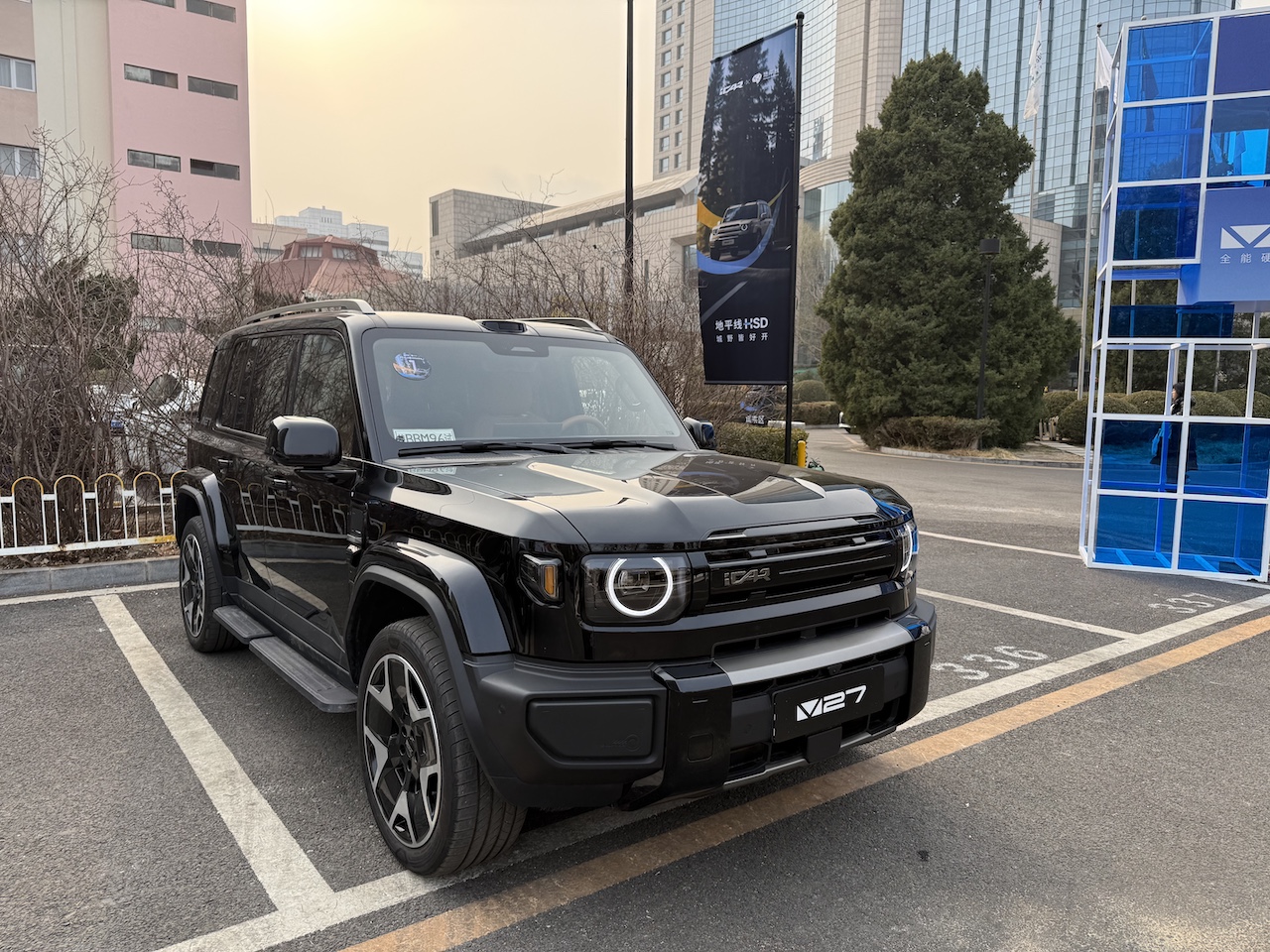 地平线HSD更像老司机了！等红灯选最快车道，违停果断绕行