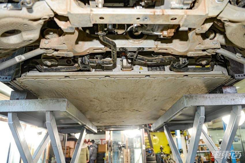 拆车看内核：极狐能否越级叫板蔚来ES6？