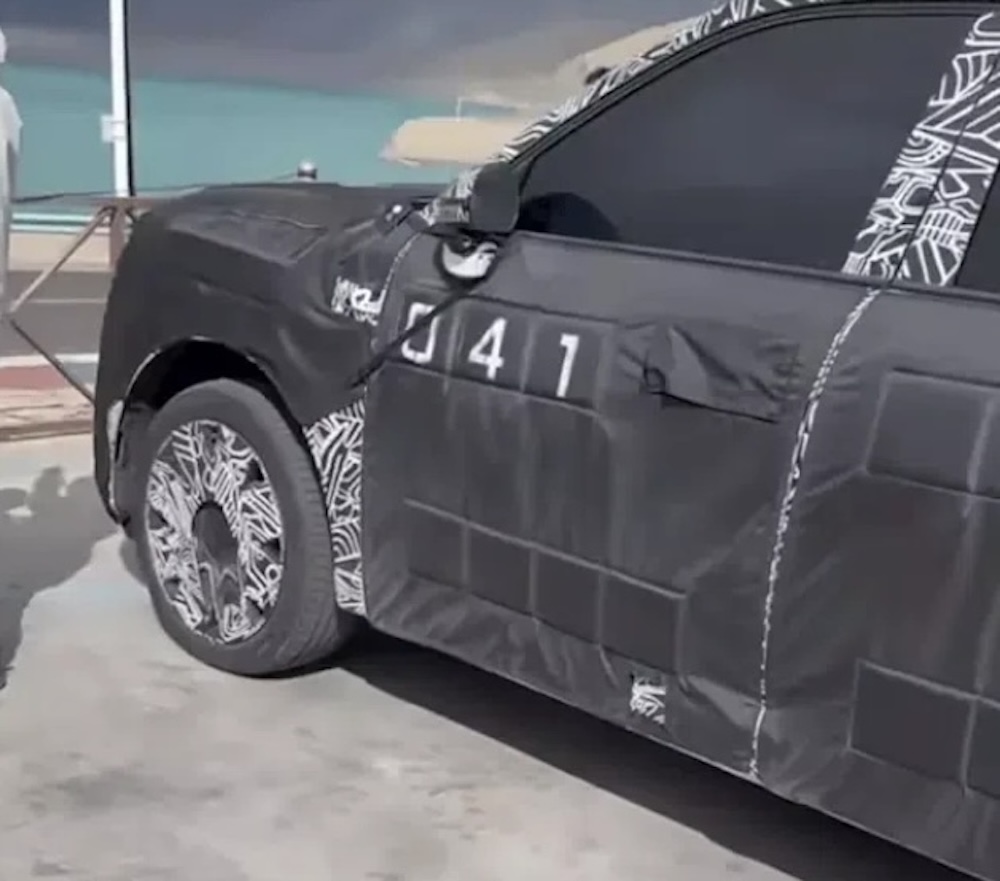 雷军藏了近三年秘密曝光!7000字长文揭秘小米增程新车,40张谍照两大专利一览