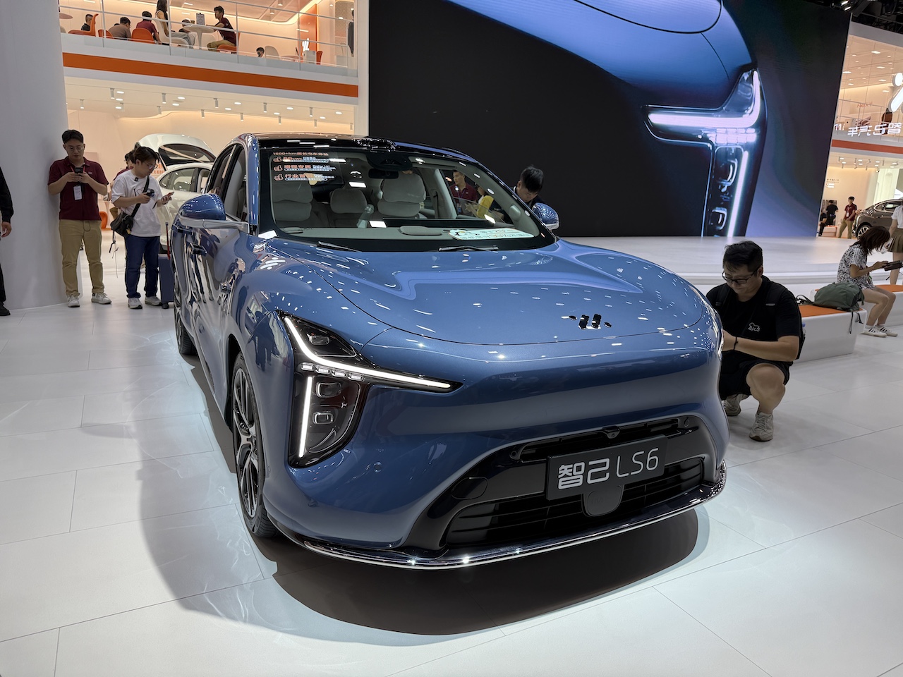 洋豪品牌一个没来！国产车价格战现场开打，暴走3万步看成都车展六大真相