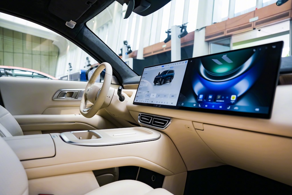 最便宜的“9系”新能源来了！深蓝S09限时20.49万起售，华为全家桶上车