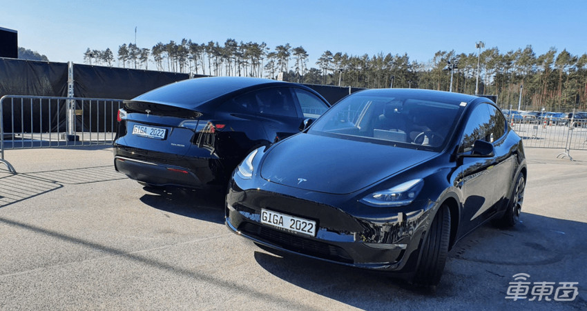 特斯拉柏林工厂正式交付！德国总理到场站台，马斯克再次激情起舞