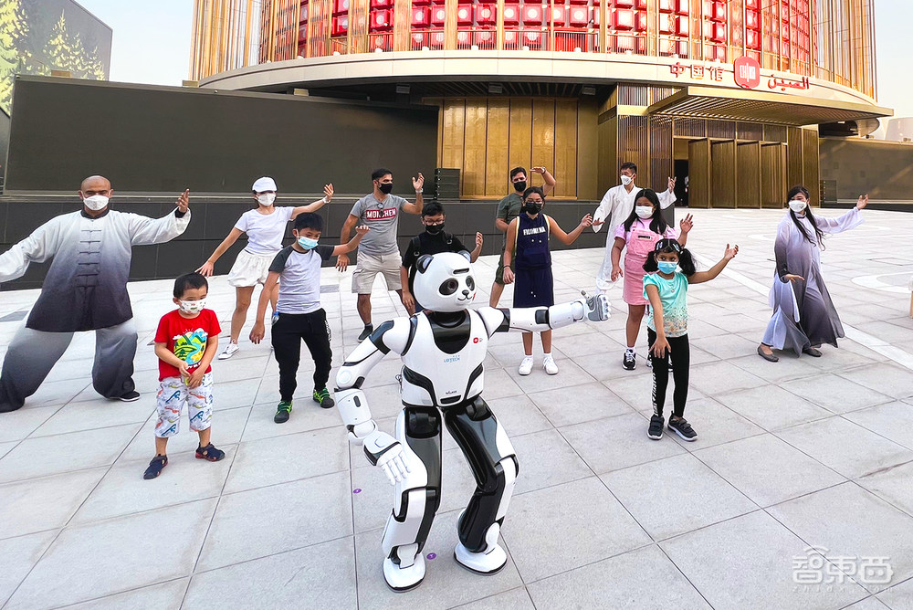 马斯克的“造人”大计要交卷了!特斯拉人形机器人能否惊艳行业?