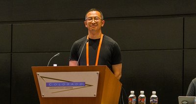 小鹏智驾一把手AI顶会演讲：VLA和世界模型不对立，基座模型才能通往L4