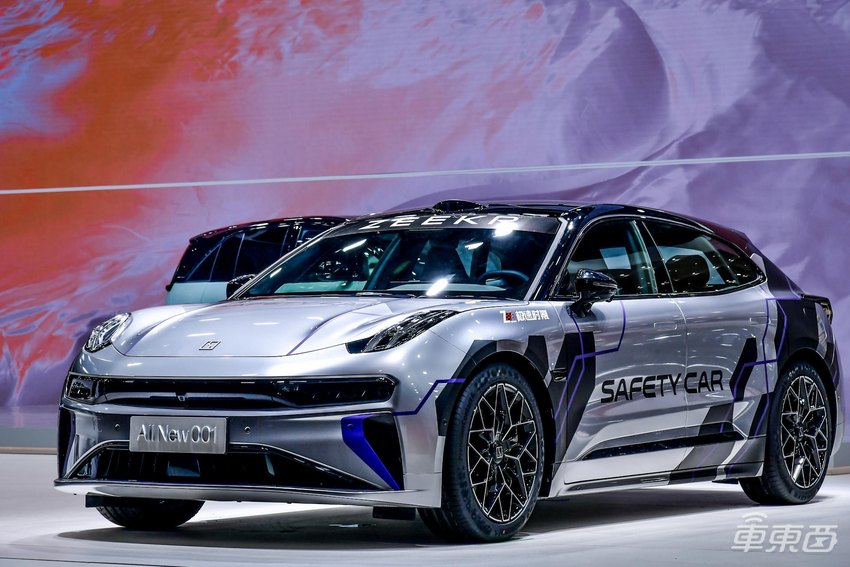 极氪MIX全球首秀,极氪全系车型亮相北京车展,全球首发浩瀚-M架构