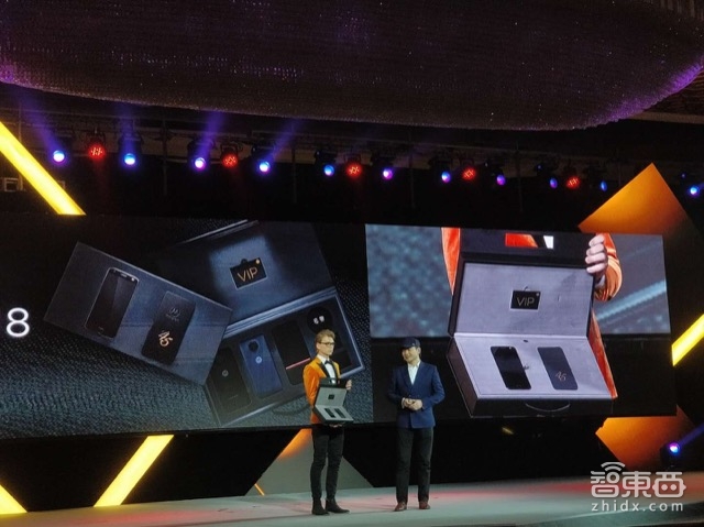 整套售价9999! 这是联想最贵最硬的MOTO手机