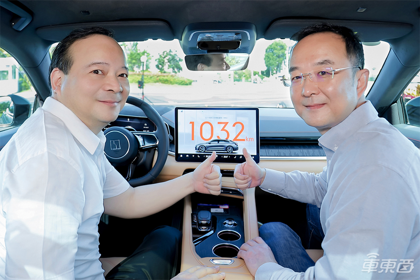 硬刚BBA?极氪两款产品拿下豪华纯电销冠,仅成立两年