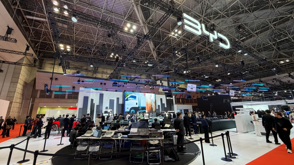 比亚迪扎根日本20年交卷：特供小车明年上市，首款插混车型亮相