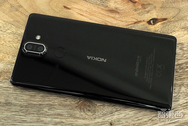 MWC现场深度:手机电脑通通被AI,5G真来了!