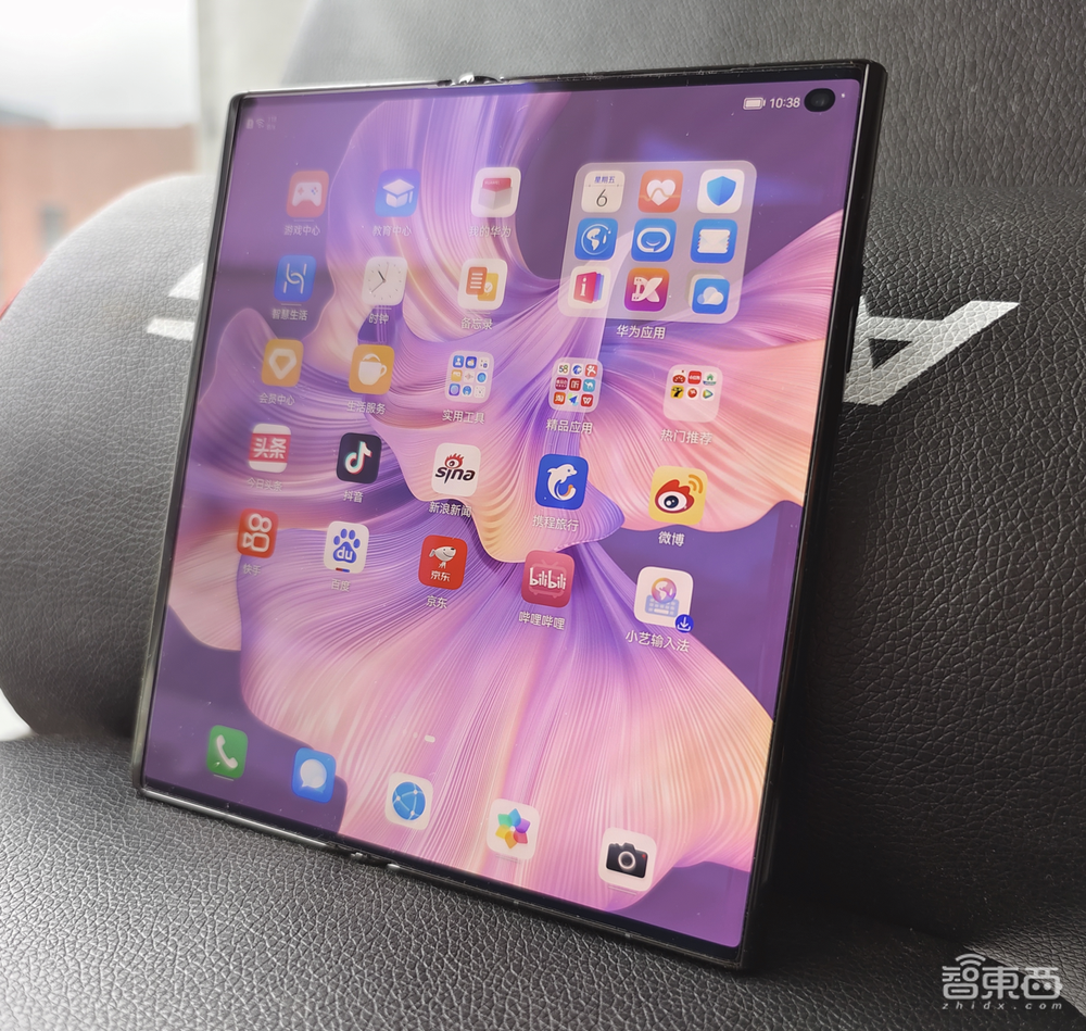 华为Mate Xs 2折叠屏体验:2022年了,华为怎么把“外折”做出花来?