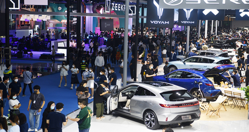 2022年车市真相：理想蔚来教BBA做豪华车，外国车企时间不多了