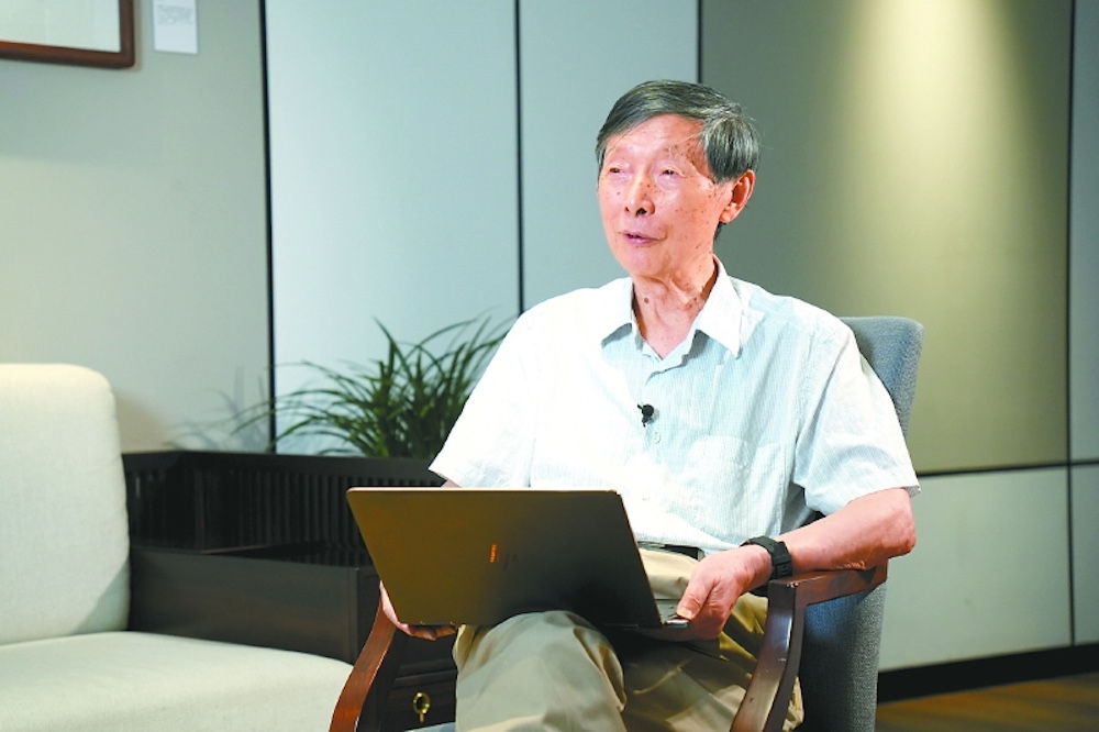 固态电池第一股要来了！中国锂电之父坐镇，华为小米投资，估值185亿