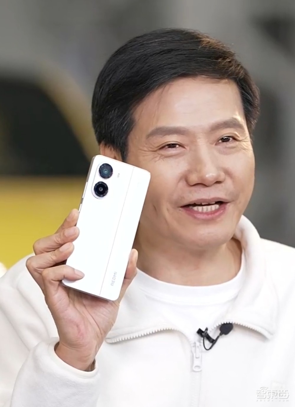 雷军4小时跨年直播:交小米年终总结,晒30万辆交车目标,立了N多flag