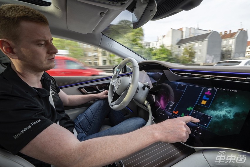 奔驰L3试乘：路上越堵越好用，但跟车距离太吓人
