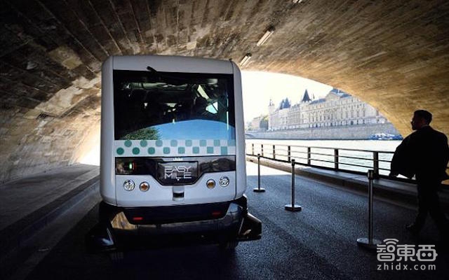 智东西晚报:穿戴巨头Fitbit全球裁员6% VR第一案Oculus败诉赔5亿美元