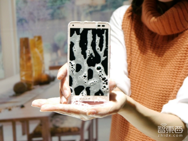 苹果三星专利战拼疯了 光是橡胶才拯救不了那些年你进水的手机 | 智能内参