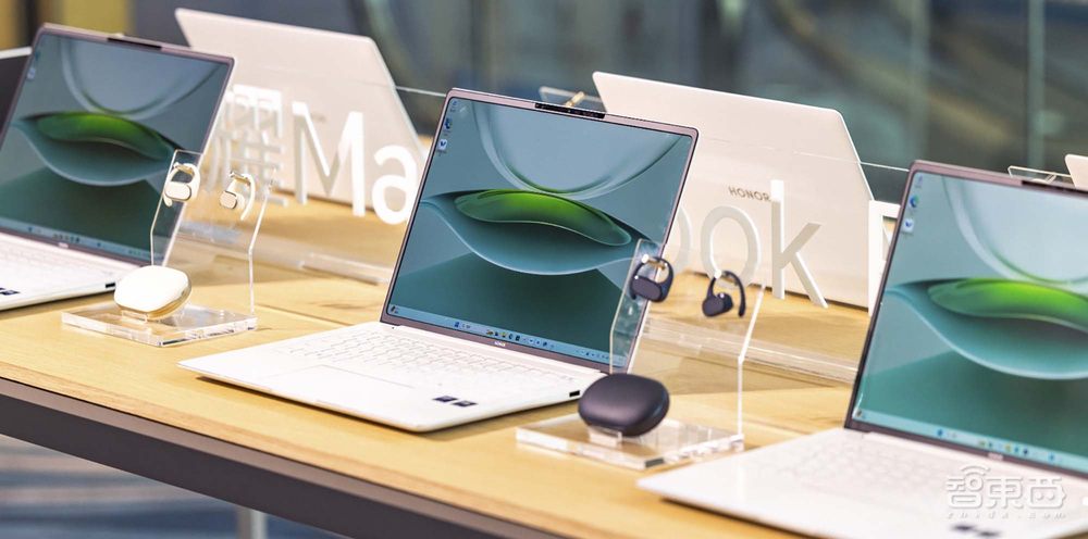 用做手机的思路做PC，荣耀趟出了一条AI PC新路子