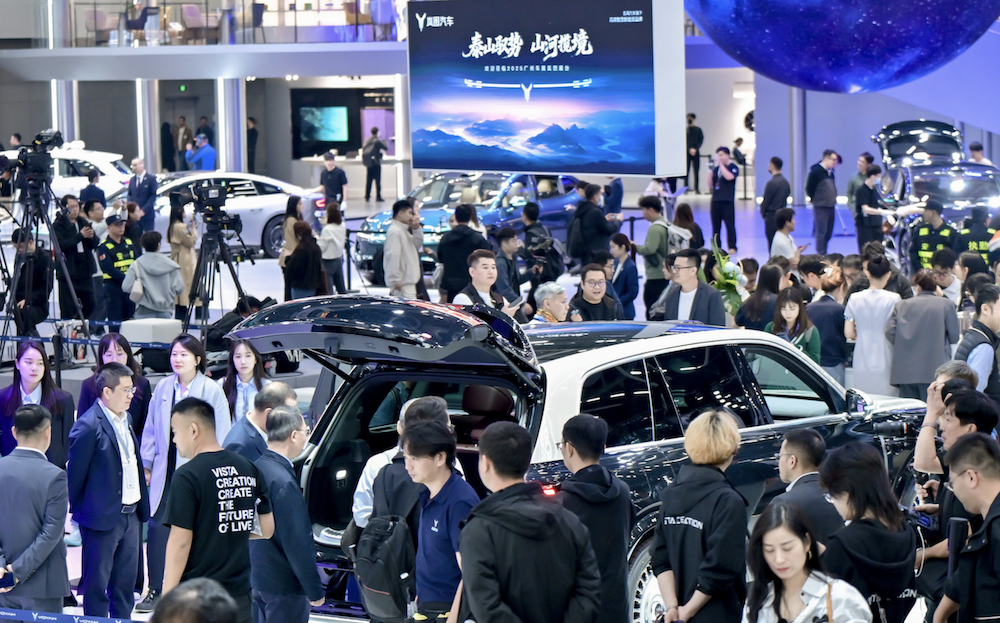 五大趋势看懂2025广州车展:增程纯电对攻,智驾成最大变量,华为稳坐“隐形C位”