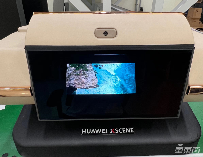 车载屏幕再进化，光场屏“黑科技”将电影院搬进车里