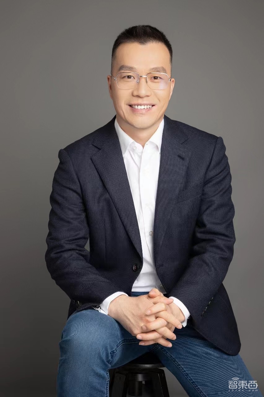 获阿里投资,真全天候智能眼镜亮相进博会,对话创始人张慧敏